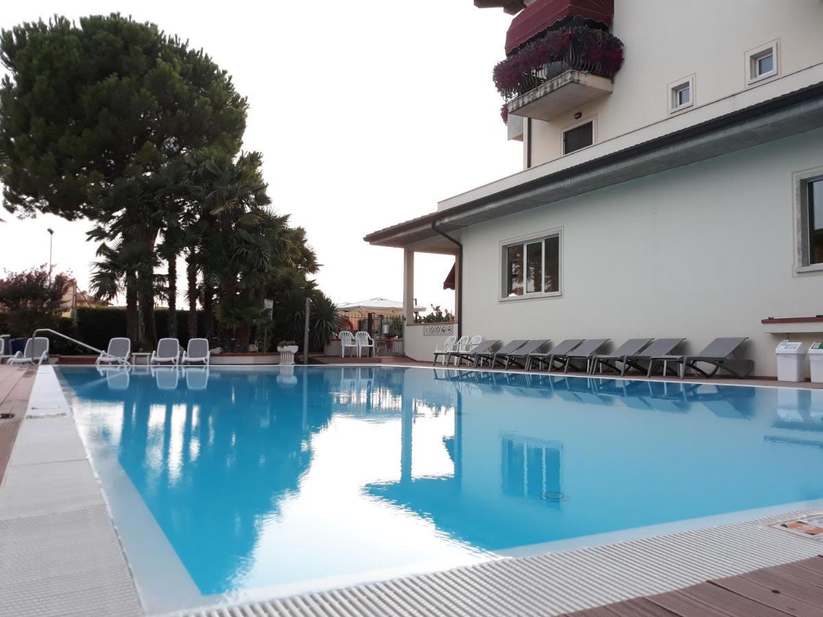 Hotel da Roberto Lazise Bagian luar foto