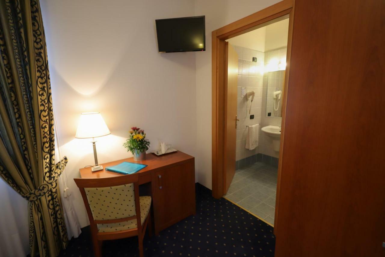 Hotel da Roberto Lazise Bagian luar foto