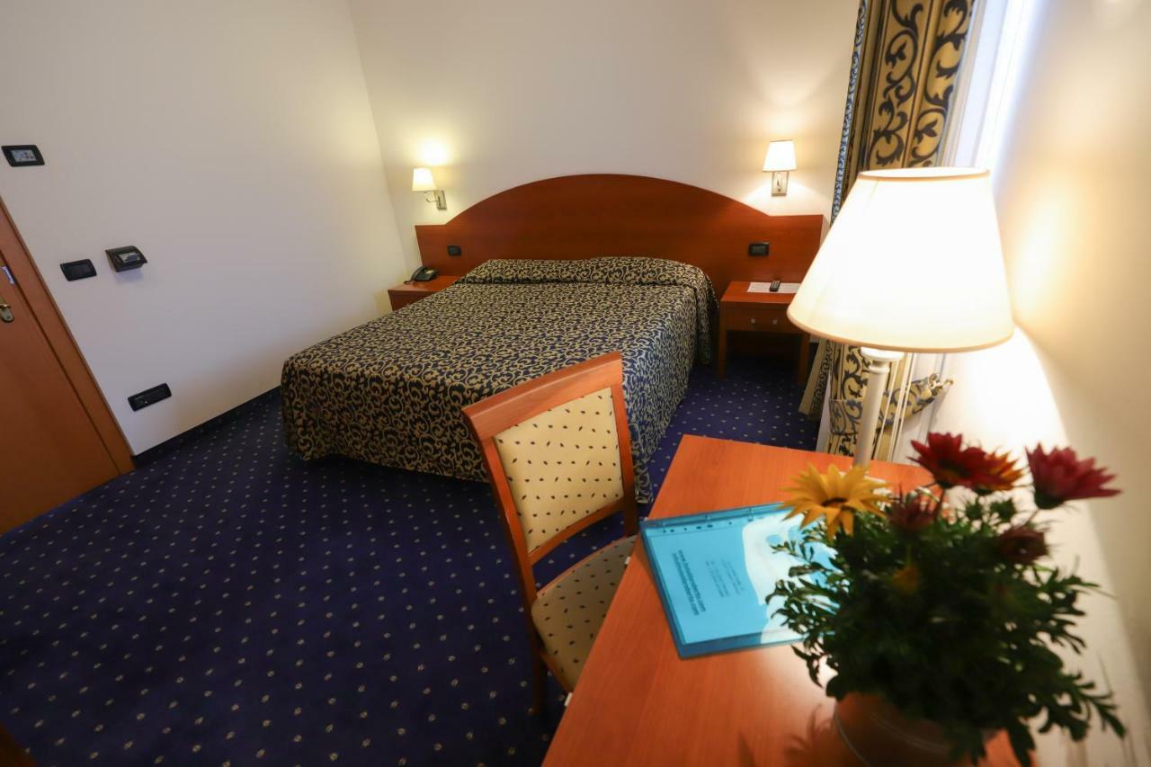 Hotel da Roberto Lazise Bagian luar foto