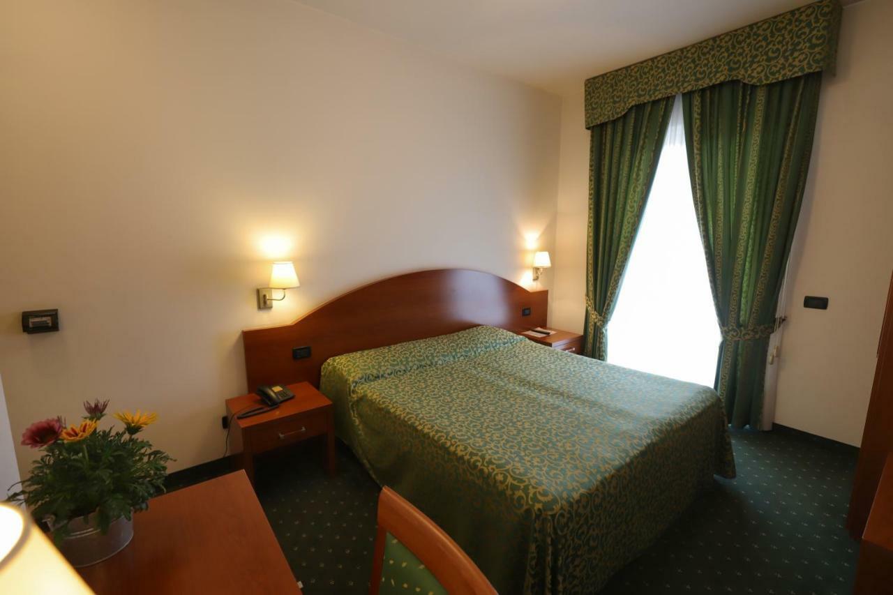 Hotel da Roberto Lazise Bagian luar foto