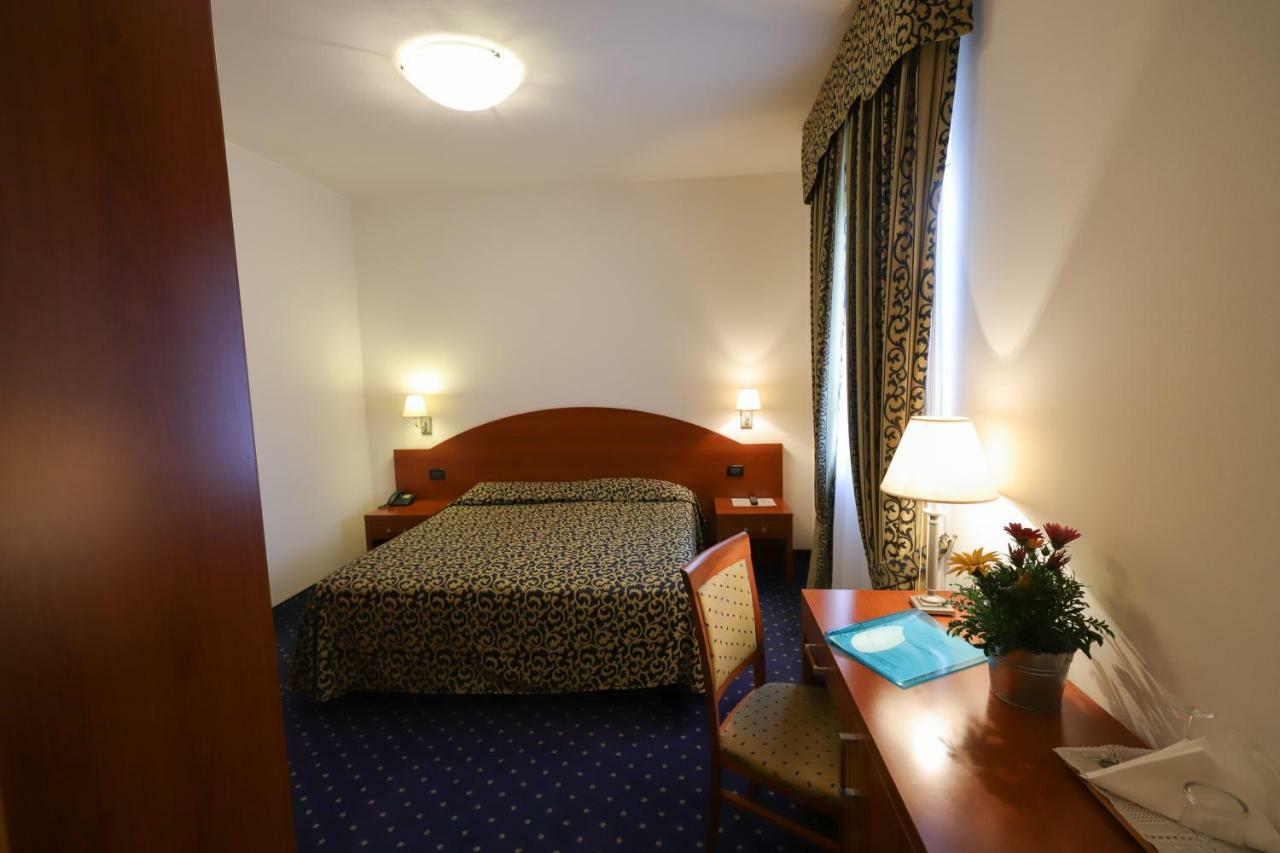 Hotel da Roberto Lazise Bagian luar foto