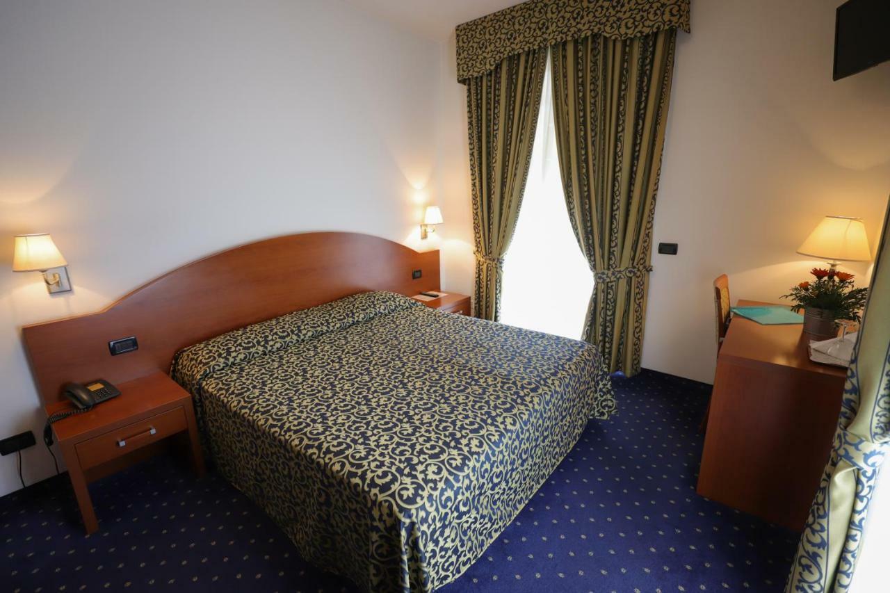 Hotel da Roberto Lazise Bagian luar foto