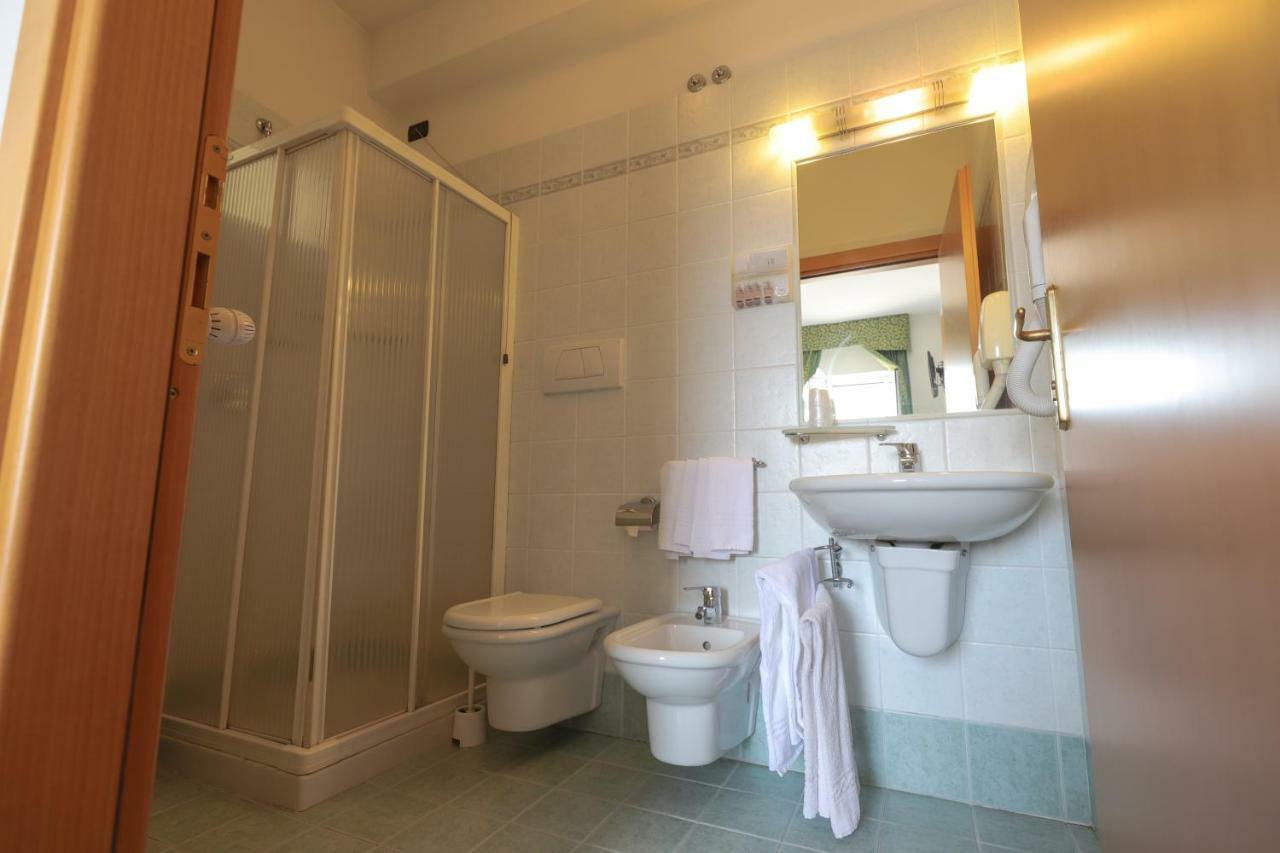 Hotel da Roberto Lazise Bagian luar foto