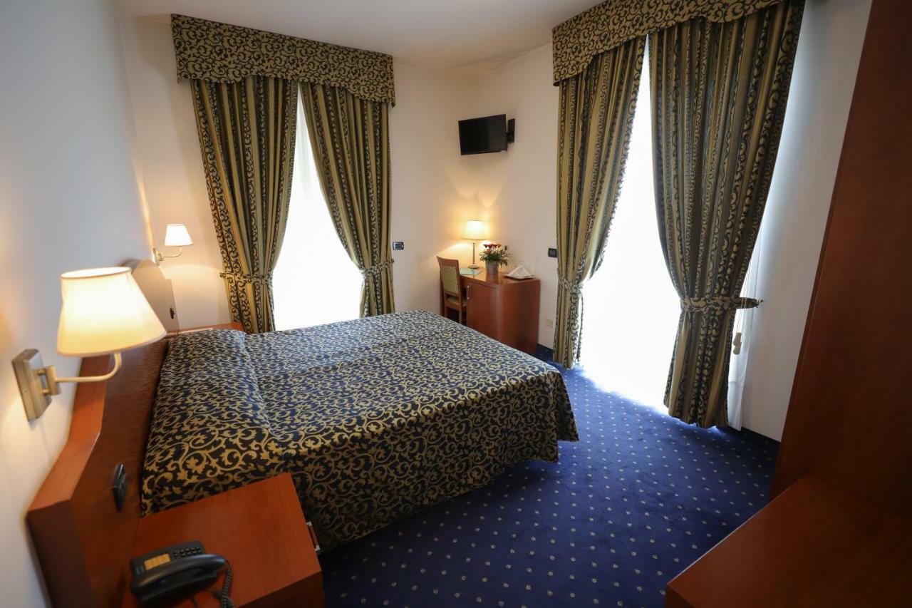 Hotel da Roberto Lazise Bagian luar foto