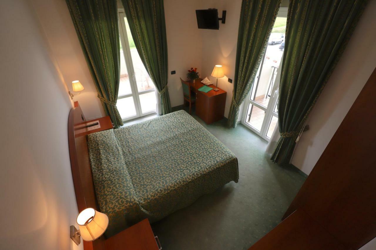 Hotel da Roberto Lazise Bagian luar foto