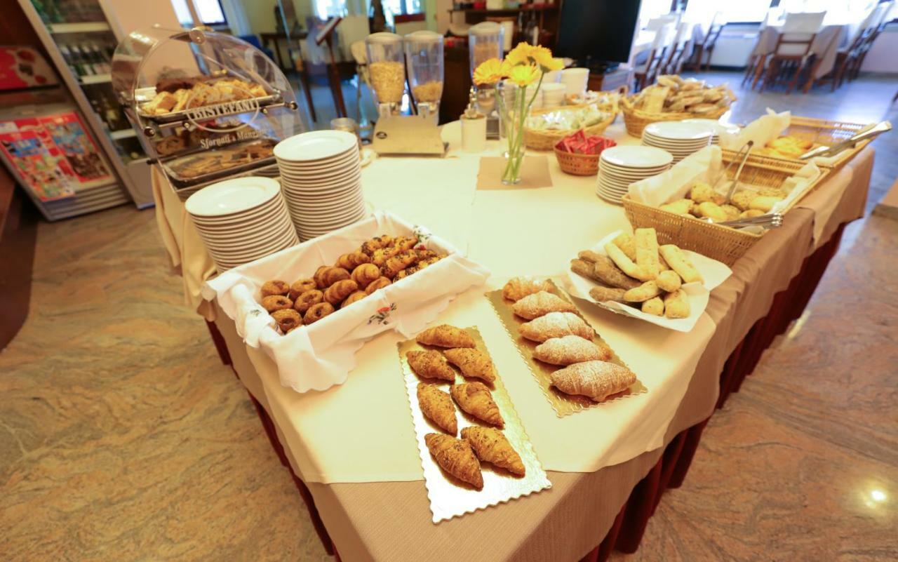 Hotel da Roberto Lazise Bagian luar foto